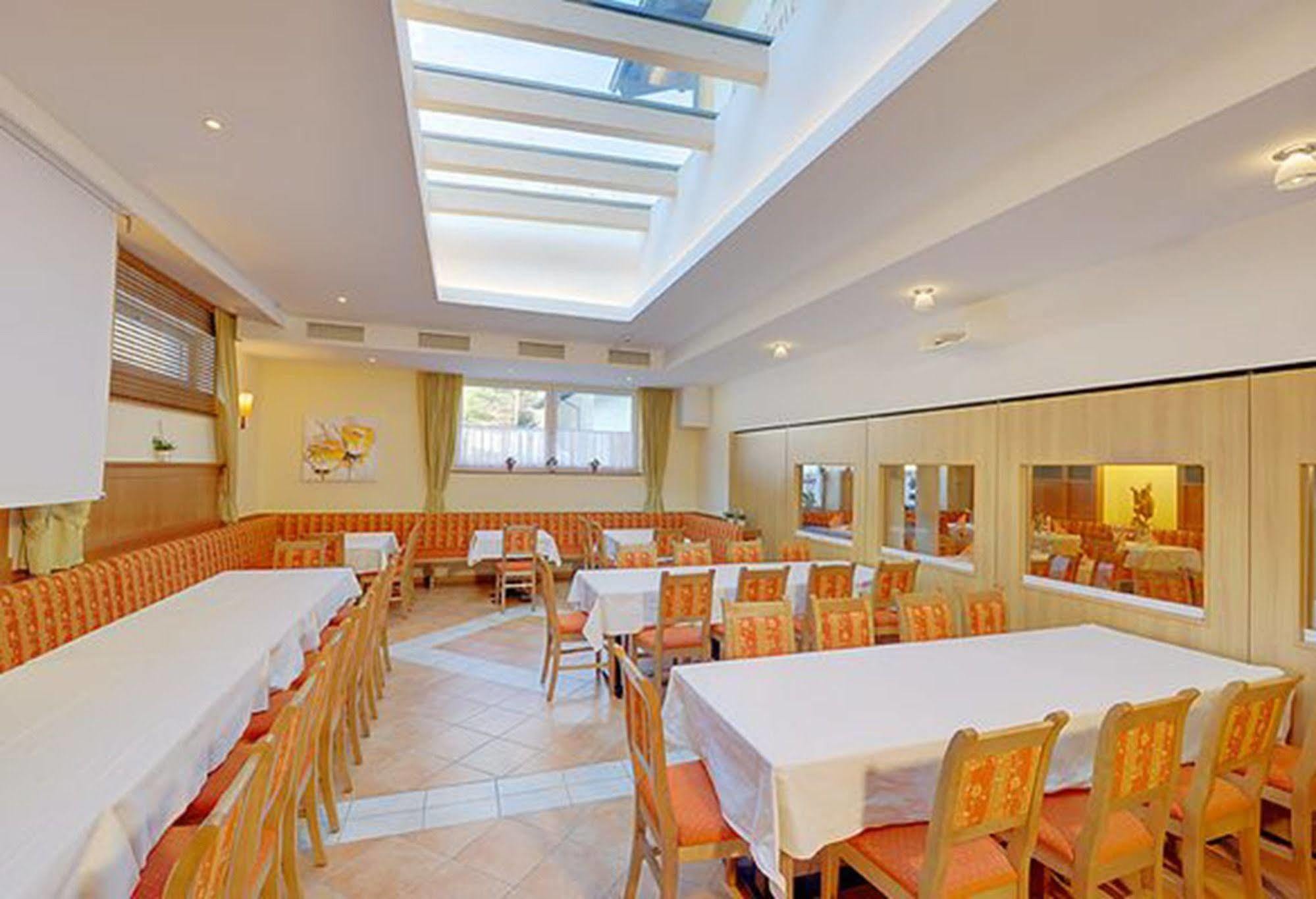 Werfenerhof Hotel ภายนอก รูปภาพ